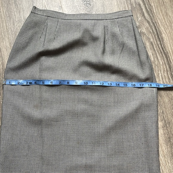 💕BOGO💕Vintage Houndstooth pencil skirt by Le Suit Petite - Picture 3 of 9